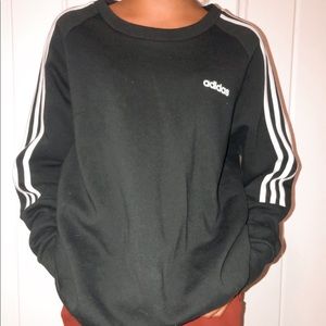 Adidds black crew neck brand new super comfy!!!